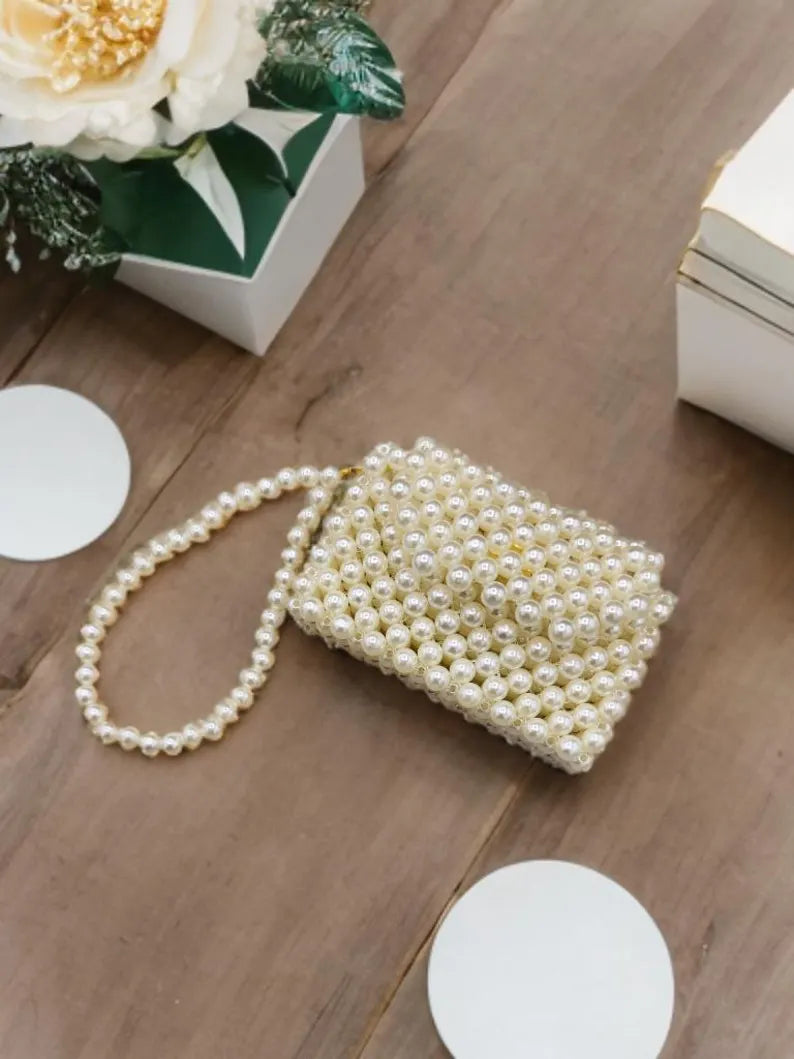Pearl Essence Holder