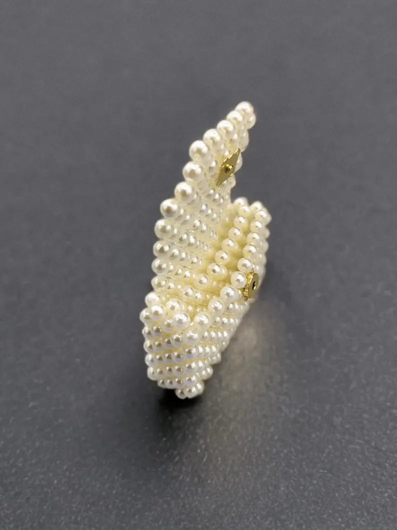 Pearl Essence Holder